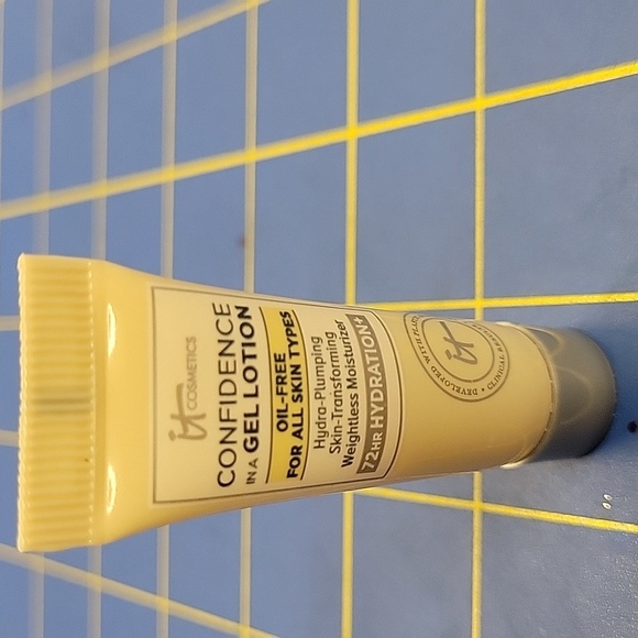 it Cosmetics Confidence in a Gel Lotion 72 Hydration 5ml Tube - Picture 1 of 3